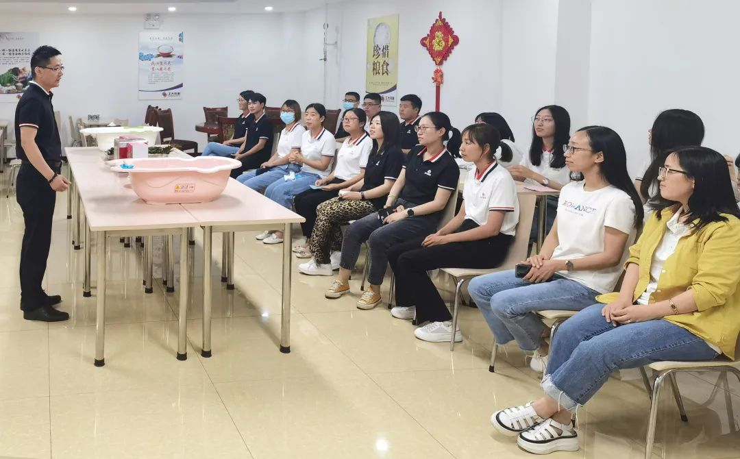 粽情端午|问鼎娱乐app进杏装浓情端午粽飘香”主题活动(图2)