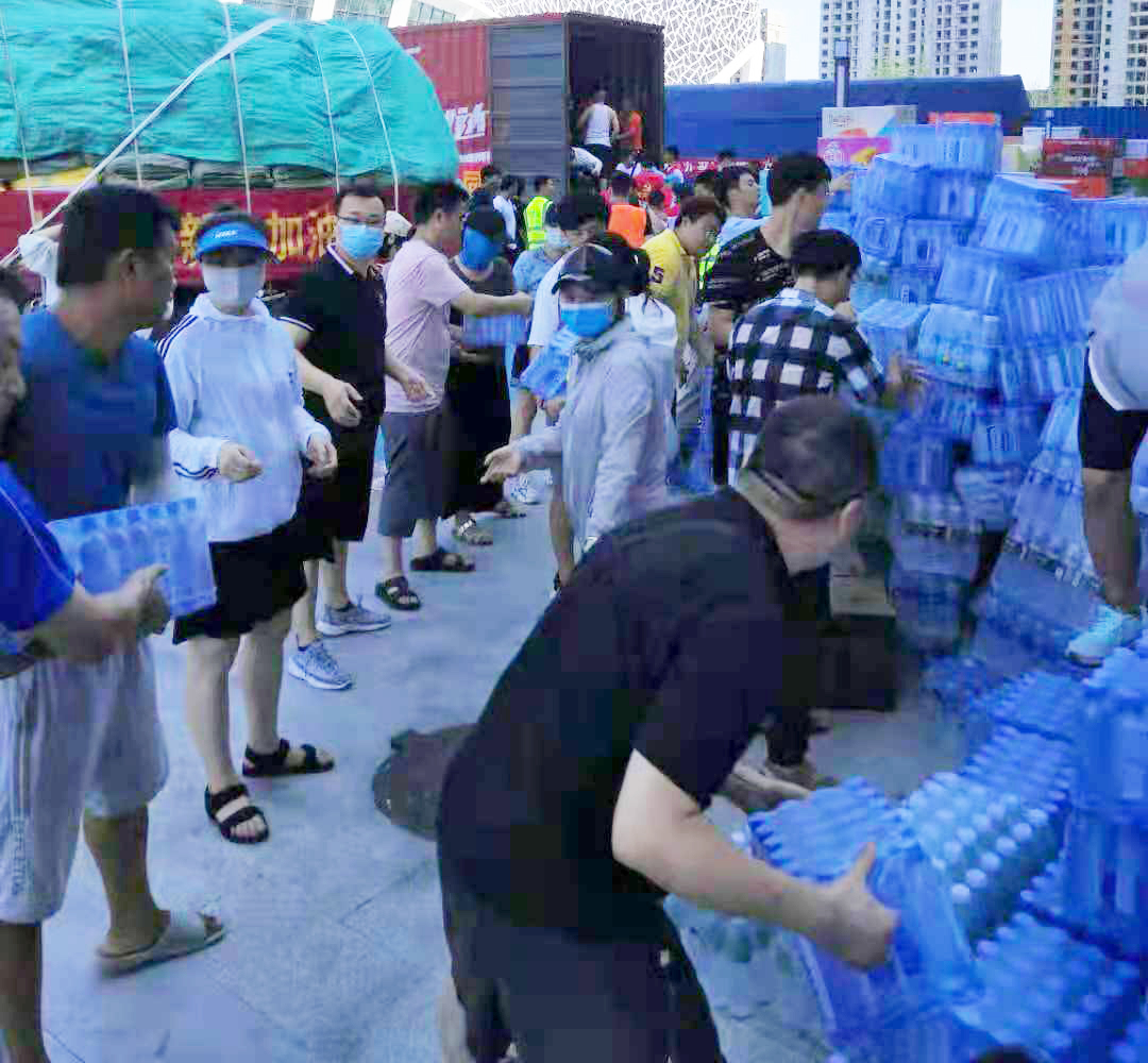 河南抗洪救灾中的“问鼎娱乐app”力量(图7)