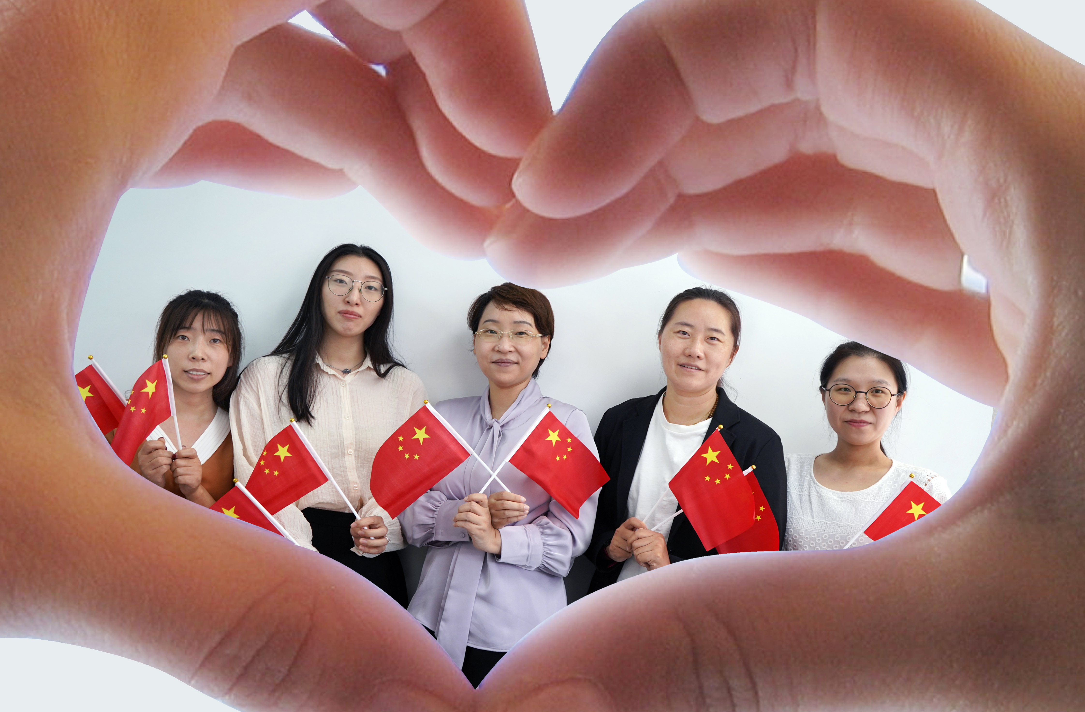 我和国旗合个影丨来自问鼎娱乐app人的表白(图9)